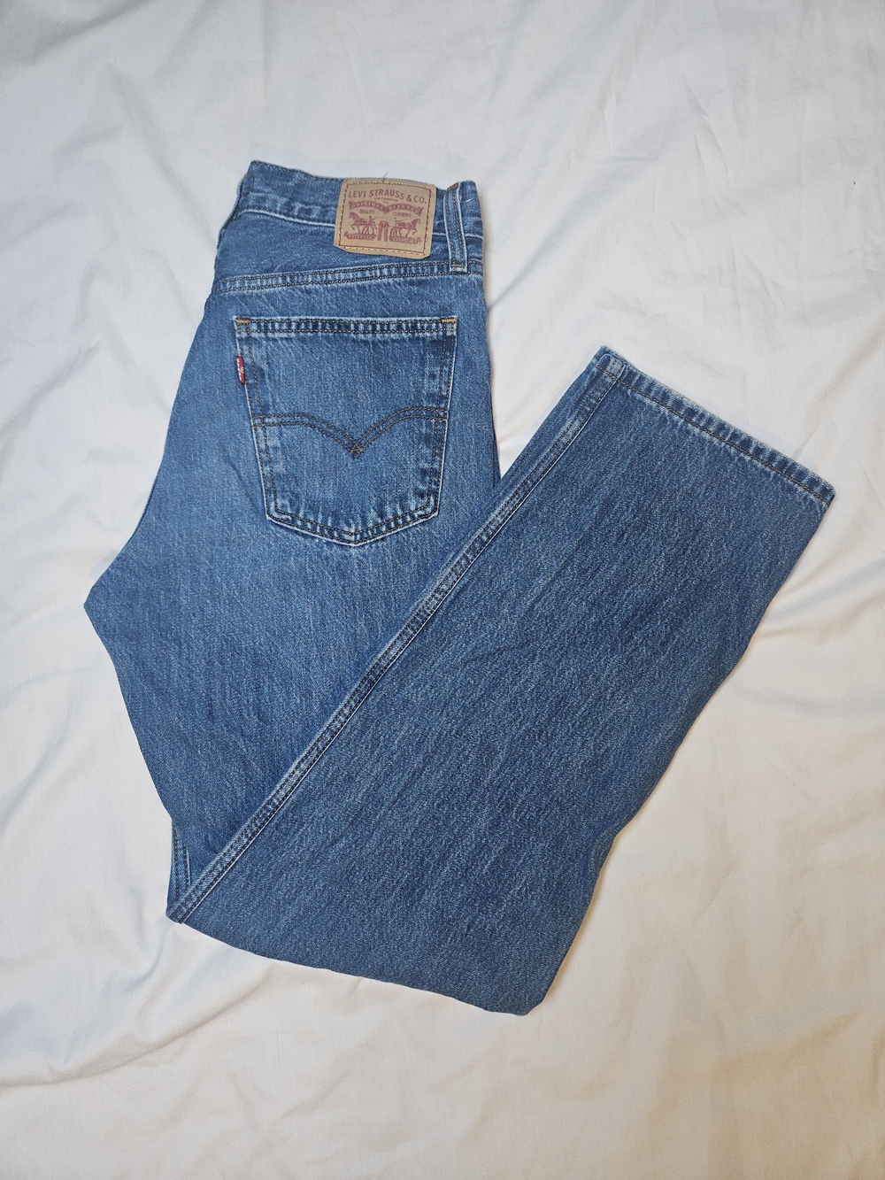 Levi's Straight Leg Women's Jeans in Medium Blue Denim